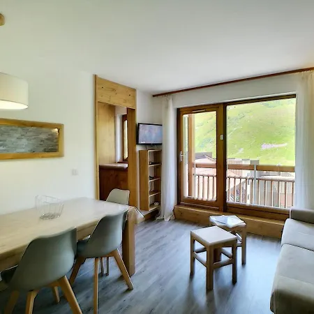 Apartament Les Menuires: 2p+coin Montagne, 4 Pers, Balcon, Parking Gratuit, Pied Des Pistes - Fr-1-178-30