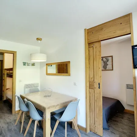 Apartament Les Menuires: 2p+coin Montagne, 4 Pers, Balcon, Parking Gratuit, Pied Des Pistes - Fr-1-178-30